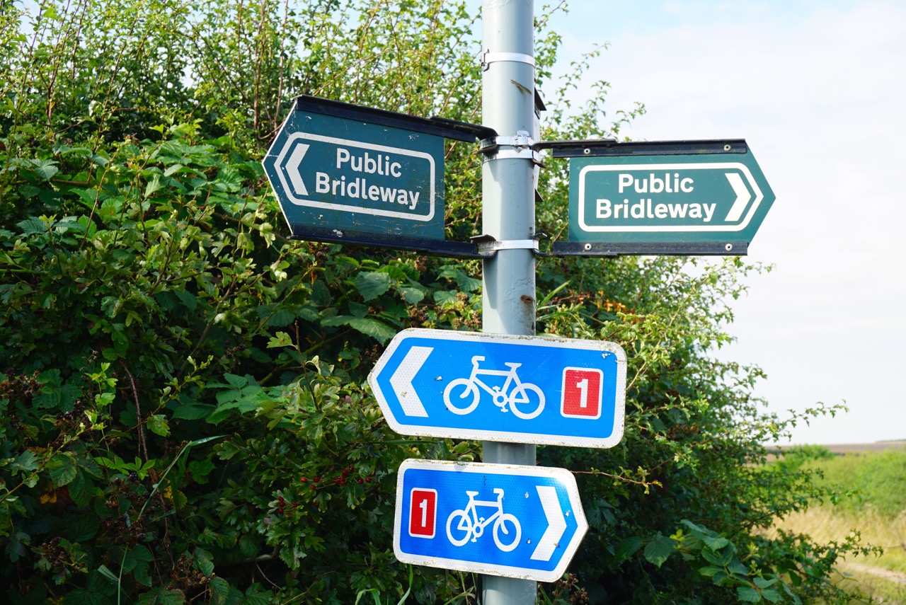 Panneaux de la National Cycle Route 1 dans le Kent