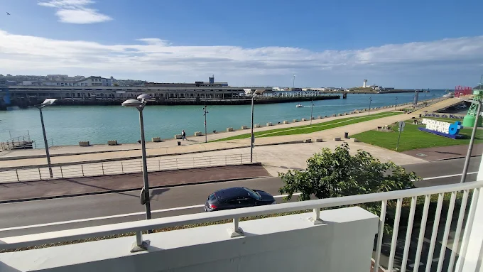 Hotel Monsieur Georges Boulogne port harbour view