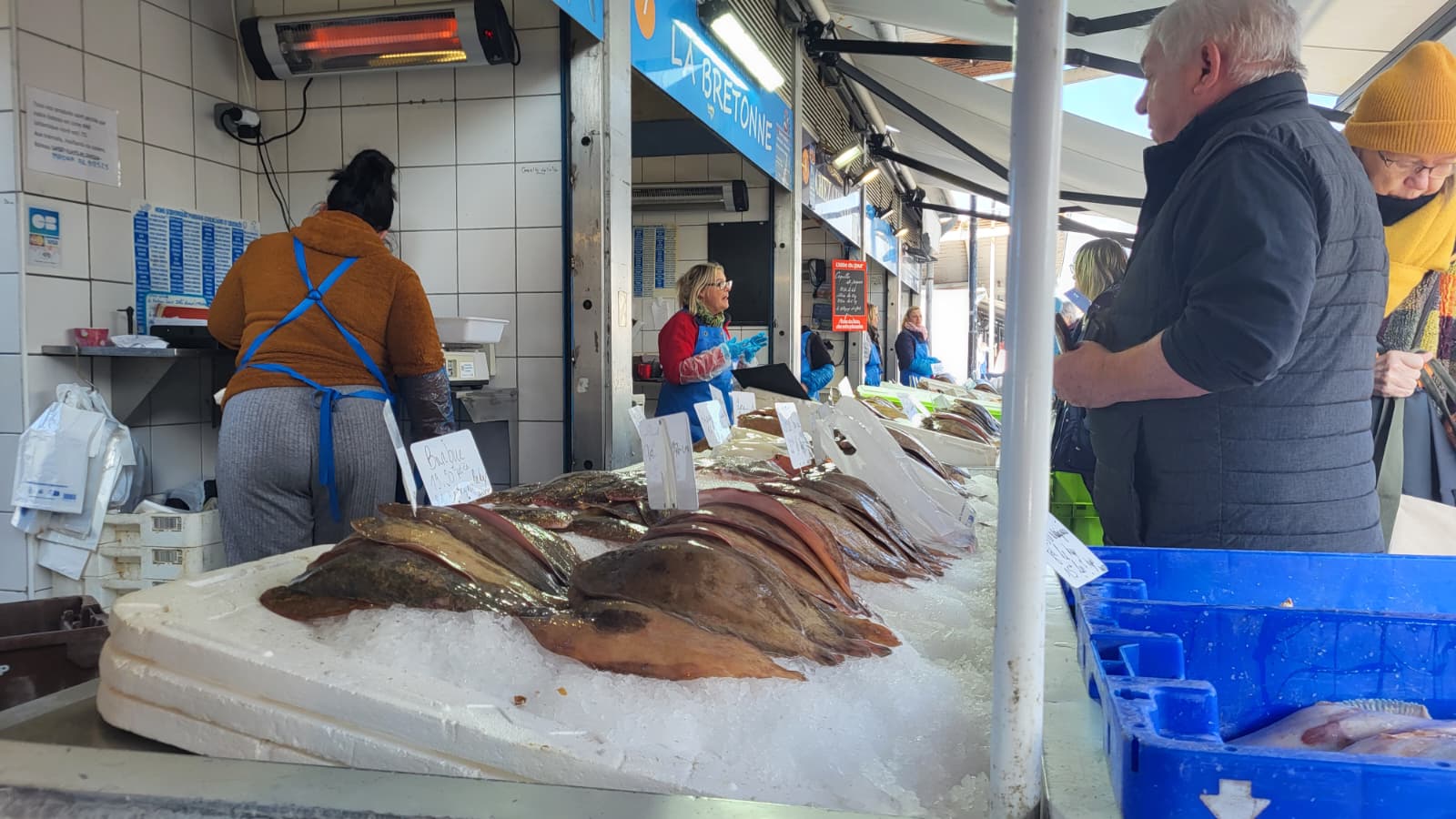 Les Aubettes fish stalls on Quai Gambetta, Boulogne-sur-Mer