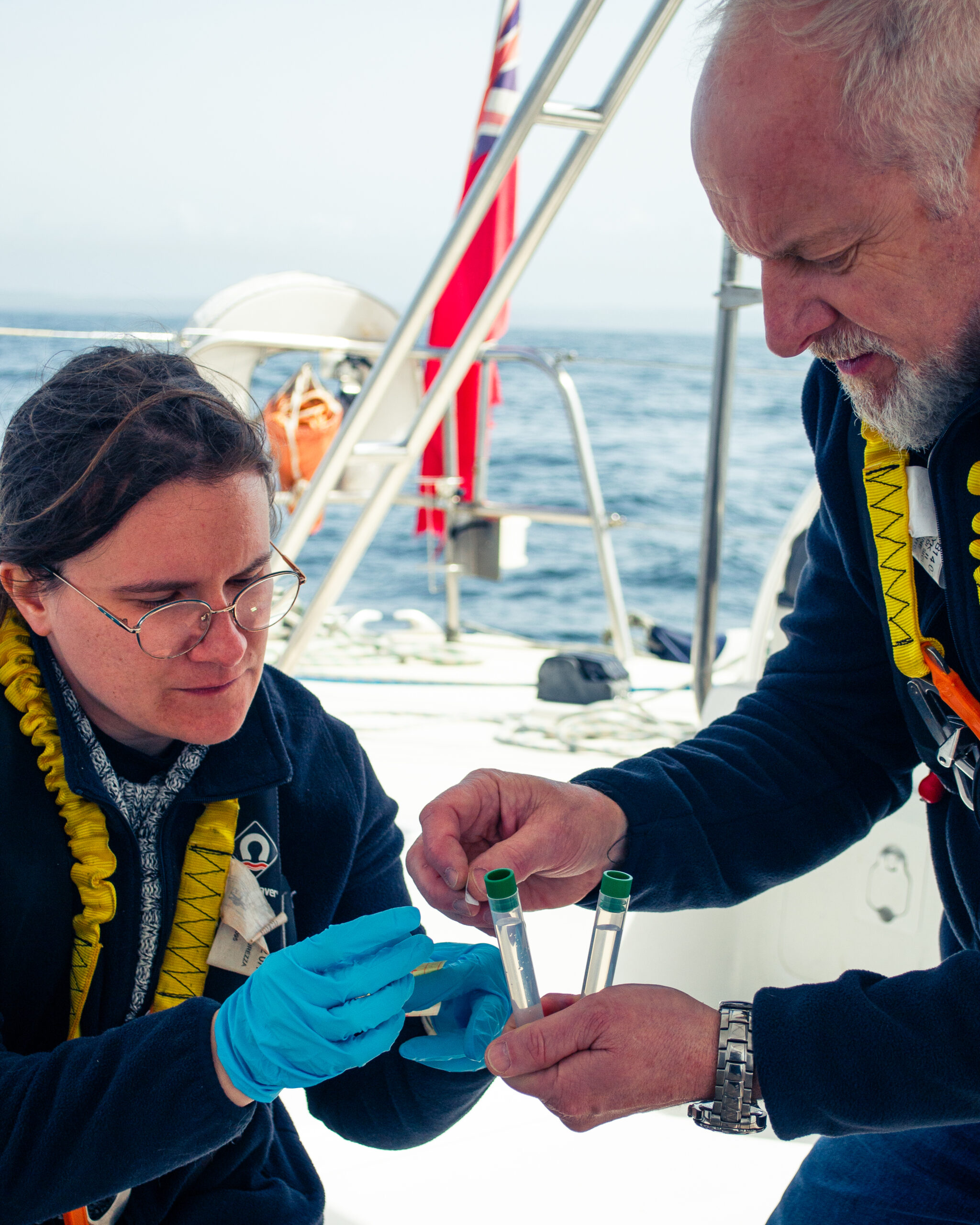 The team from Ifremer's Coastal Environment and Resources laboratory in Boulogne-sur-Mer aboard Echoes