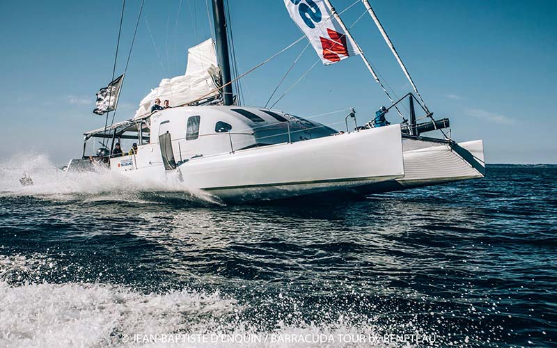 Sous voile à bord de Mer Agitée