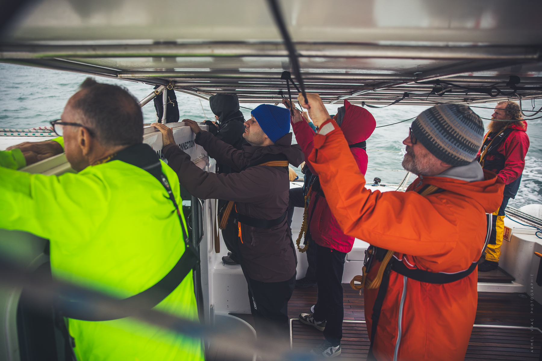 Passagers réunis à bord d'Echoes pendant une traversée entre Douvres et Boulogne